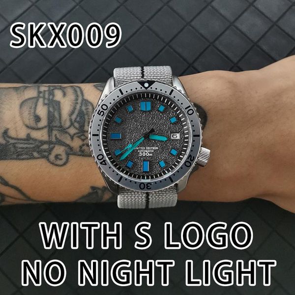 wristwatches skx009 case automatic men's watch 42mm japanese nh35 movement snowflake blue dial sapphire glass 20atm water resistant nat, Slivery;brown
wristwatches skx009 case automatic men's watch 42mm japanese nh35 movement snowflake blue dial sapphire glass 20atm water resistant nat, Slivery;brown