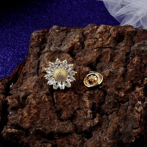 pins, brooches trendy cute gold color zircon daisy flower brooch simple shiny cardigan collar pins accessories pin jewelry, Gray
pins, brooches trendy cute gold color zircon daisy flower brooch simple shiny cardigan collar pins accessories pin jewelry, Gray