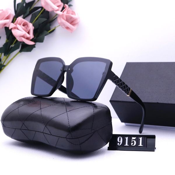 simple design of men's and women's sunglasses tide street shooting sun glasses polarized eyewear, White;black
simple design of men's and women's sunglasses tide street shooting sun glasses polarized eyewear, White;black