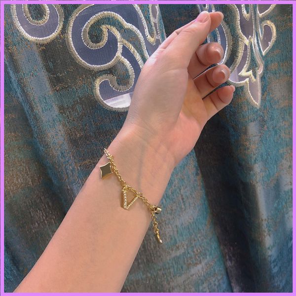 2022 high new fashion bracelet women lady designer bracelets luxurys designers jewelry mens for gifts outdoor pendant bracelet gold, Black
2022 high new fashion bracelet women lady designer bracelets luxurys designers jewelry mens for gifts outdoor pendant bracelet gold, Black