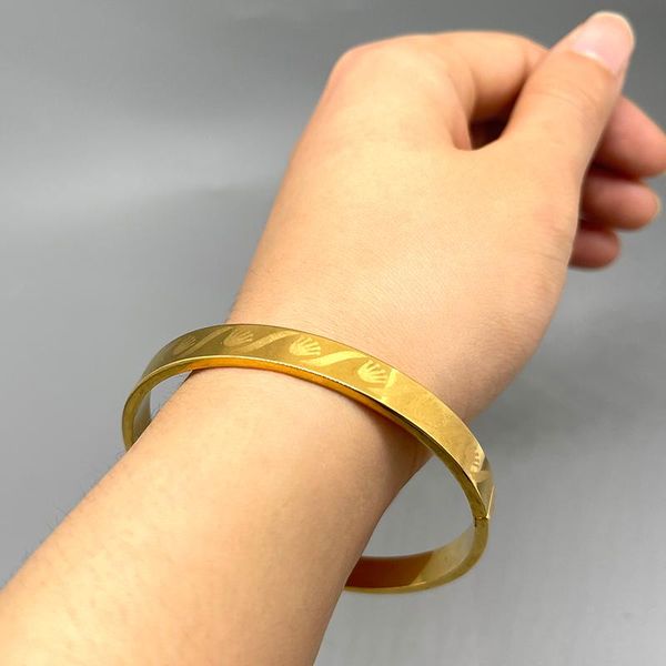 1pcs/lot open size ethiopian copper women unique punk style laser bangles gold color jewelry girl accessories bangle, Black
1pcs/lot open size ethiopian copper women unique punk style laser bangles gold color jewelry girl accessories bangle, Black