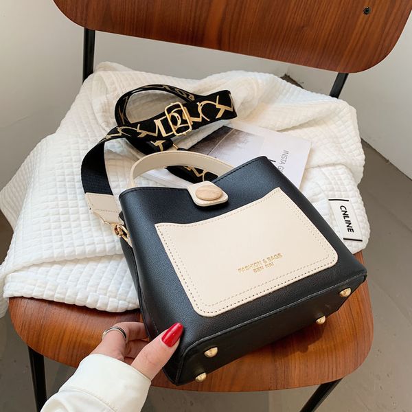 hbp high sense of western style small female 2021 trendy fashion niche single shoulder bags messenger all-match ladies bucket cross body bag
hbp high sense of western style small female 2021 trendy fashion niche single shoulder bags messenger all-match ladies bucket cross body bag
