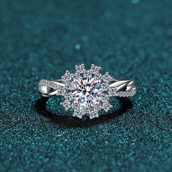 cluster rings silver 0.8 excellent cut diamond test passed d color good clarity snowflake moissanite wedding ring 925 jewelry, Golden;silver
cluster rings silver 0.8 excellent cut diamond test passed d color good clarity snowflake moissanite wedding ring 925 jewelry, Golden;silver