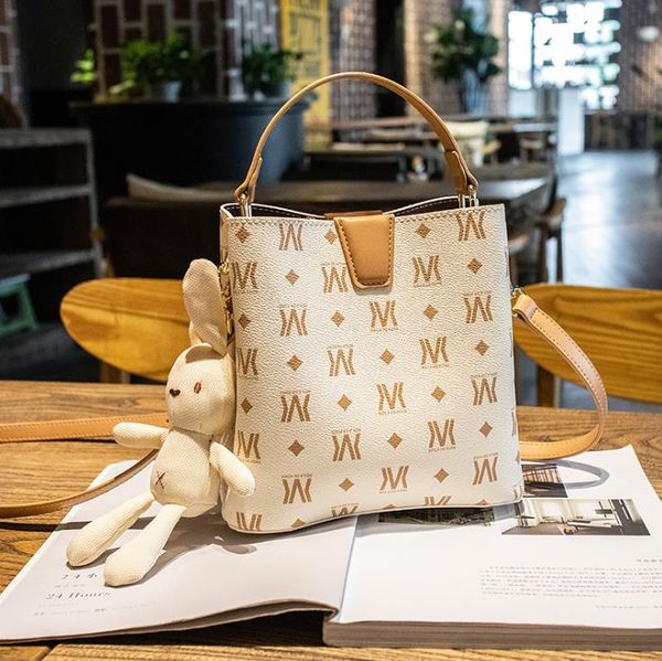 bucket bag women 2021 fashion wide single shoulder all-match western-style messenger bags
bucket bag women 2021 fashion wide single shoulder all-match western-style messenger bags