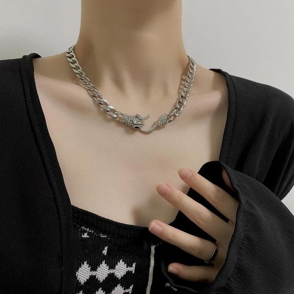 chokers 2021 trend animal snake pendant choker necklaces for women girls classic titanium steel serpentine fashion jewelry, Golden;silver
chokers 2021 trend animal snake pendant choker necklaces for women girls classic titanium steel serpentine fashion jewelry, Golden;silver