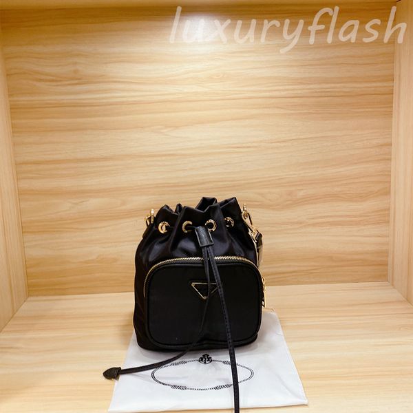 waterproof canvas and leather bucket bag fashion designers luxurys compact crossbody purse ladies shoulder bags casual handbag
waterproof canvas and leather bucket bag fashion designers luxurys compact crossbody purse ladies shoulder bags casual handbag