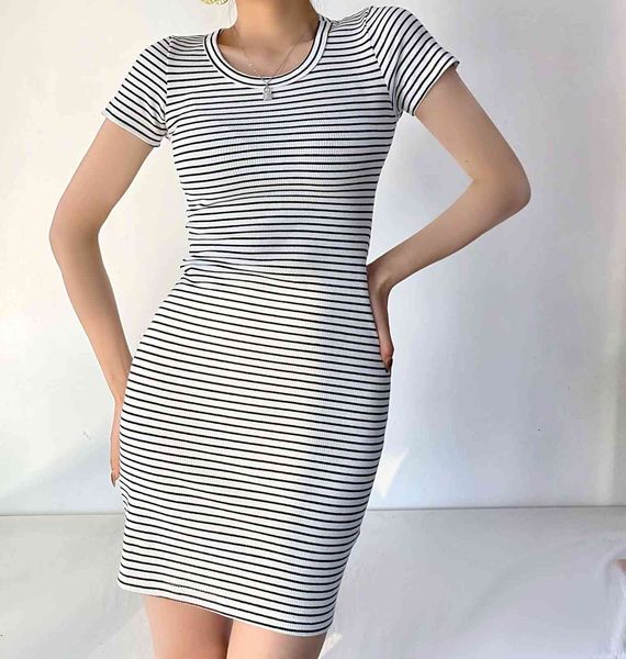 factoryhz1o slim new thread round neck solid color versatile short sleeve dress skirt in spring and summer 2021, White;black
factoryhz1o slim new thread round neck solid color versatile short sleeve dress skirt in spring and summer 2021, White;black