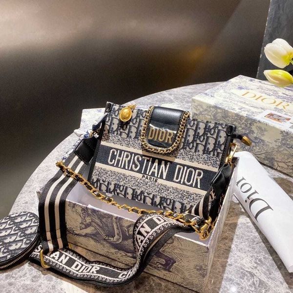 d di ce 2021 casual and fashionable single shoulder messenger bag trendy women's bag zly bags
d di ce 2021 casual and fashionable single shoulder messenger bag trendy women's bag zly bags