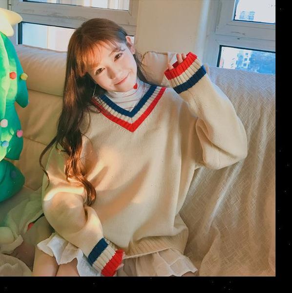 korean institute wind all women sweater match knitted cute v neck hit color long sleeve sweaters japanese style kawaii pullovers, White;black
korean institute wind all women sweater match knitted cute v neck hit color long sleeve sweaters japanese style kawaii pullovers, White;black