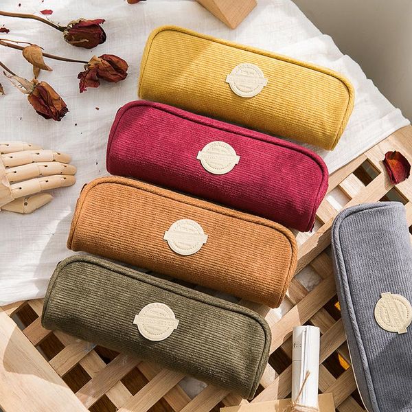 simple large-capacity retro flannel pencil case stationery box pupils cute bag school supplies bags
simple large-capacity retro flannel pencil case stationery box pupils cute bag school supplies bags
