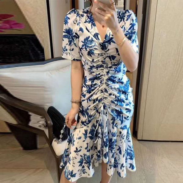 dress summer fashion mermaid women v-neck blue white color block floral print short sleeve pleated dress, Black;gray
dress summer fashion mermaid women v-neck blue white color block floral print short sleeve pleated dress, Black;gray