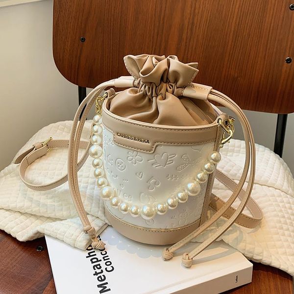 shoulder bags niche design premium bag 2021 fashion women's all-match messenger handbag bucket width: 14cm
shoulder bags niche design premium bag 2021 fashion women's all-match messenger handbag bucket width: 14cm