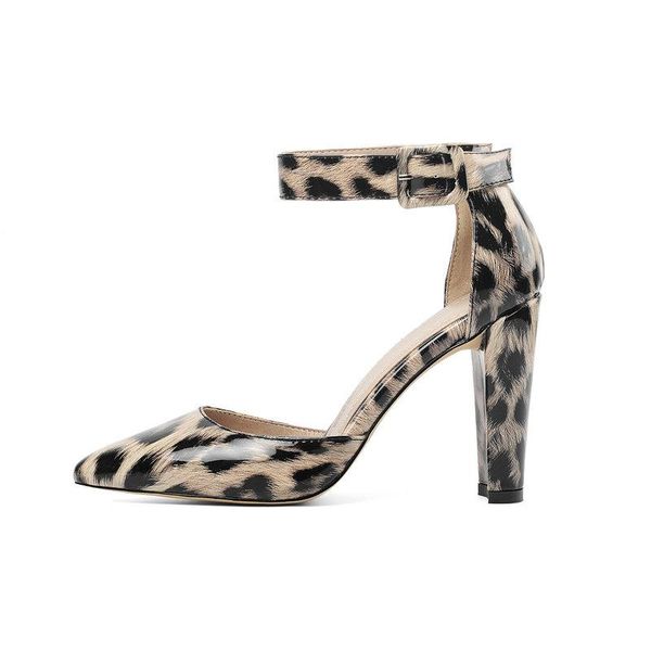 dress shoes 2021 pointed toe ladies fashion square heel pu leather leopard women buckle all match pumps size 34-43, Black
dress shoes 2021 pointed toe ladies fashion square heel pu leather leopard women buckle all match pumps size 34-43, Black