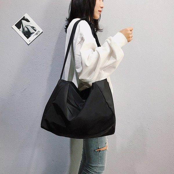 simple travel bag women's fashion sports fitness large capacity nylon shoulder messenger duffel bags
simple travel bag women's fashion sports fitness large capacity nylon shoulder messenger duffel bags