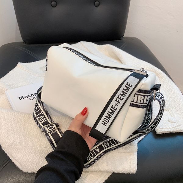design jewelry wind personality cylinder solid color bag summer new letter broadband single shoulder messenger bag
design jewelry wind personality cylinder solid color bag summer new letter broadband single shoulder messenger bag