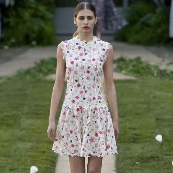 retro style embroidery flowers hollow slim fit temperament elegant sleeveless women's mini dress spring-summer 2020 new, Black;gray
retro style embroidery flowers hollow slim fit temperament elegant sleeveless women's mini dress spring-summer 2020 new, Black;gray