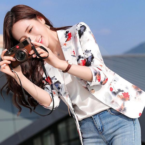women's suits & blazers 2021 spring and summer net red printing small suit coat korean fashion leisure short seven sleeve, White;black
women's suits & blazers 2021 spring and summer net red printing small suit coat korean fashion leisure short seven sleeve, White;black