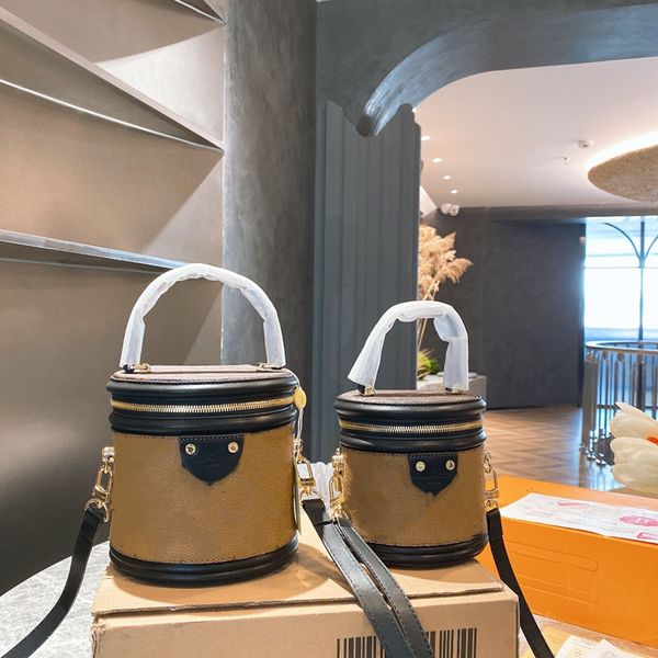2021 bucket leather shoulder bag classic design crossbody bags lady sylvie handbags
2021 bucket leather shoulder bag classic design crossbody bags lady sylvie handbags