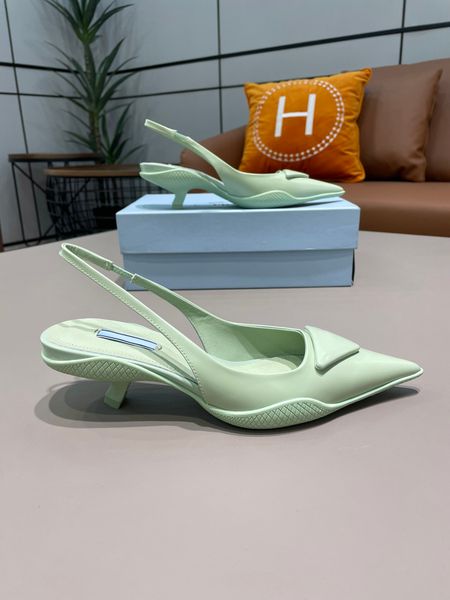 women's sandals italian designer's high-heeled shoes are sharp, intellectually feminine, full of aura, sexy, exquisite and leg mod, Black
women's sandals italian designer's high-heeled shoes are sharp, intellectually feminine, full of aura, sexy, exquisite and leg mod, Black