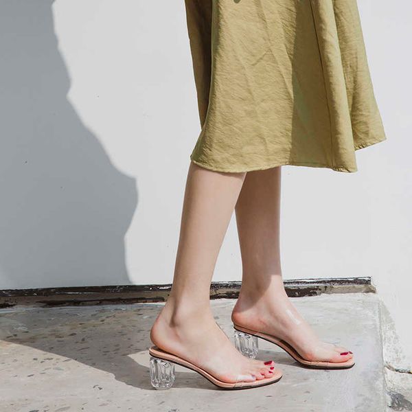2021 new women sandals pvc crystal heel transparent women clear high heels summer sandals slippers sandalia feminina 34-43 y0721, Black
2021 new women sandals pvc crystal heel transparent women clear high heels summer sandals slippers sandalia feminina 34-43 y0721, Black