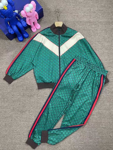 fashion sportswear sets womens desinger hooded sweatshirt and pants 2 piece suits bat long sleeve zipper jacket grils letter printing, White
fashion sportswear sets womens desinger hooded sweatshirt and pants 2 piece suits bat long sleeve zipper jacket grils letter printing, White