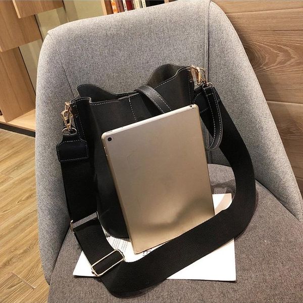 evening bags brand design luxury ladies bucket pu shoulder bag single large capacity messenger broadband female solid color handbag
evening bags brand design luxury ladies bucket pu shoulder bag single large capacity messenger broadband female solid color handbag
