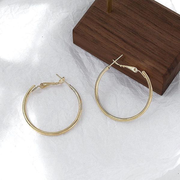 hoop & huggie punk circle earrings for women fashion simple metal gold silver color round earring party girl jewelry accessories 2021, Golden;silver
hoop & huggie punk circle earrings for women fashion simple metal gold silver color round earring party girl jewelry accessories 2021, Golden;silver