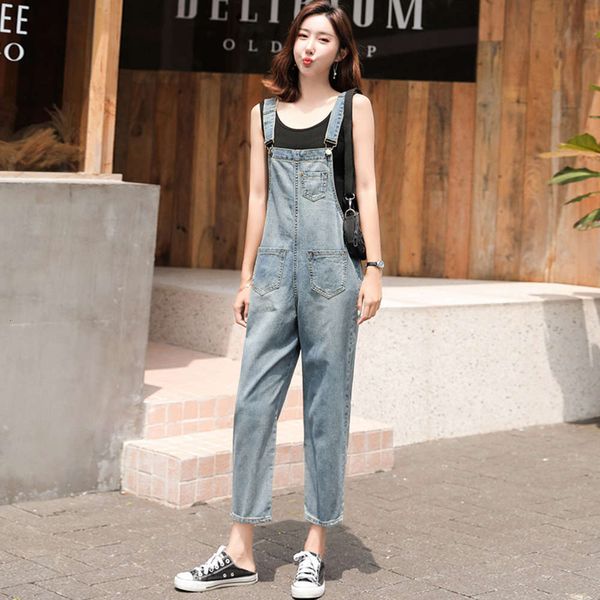 suspender women's autumn and winter light blue loose pants leisure elegant style trend
suspender women's autumn and winter light blue loose pants leisure elegant style trend