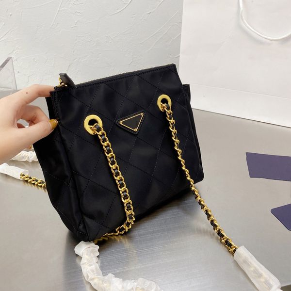 women designer bags small vintage luxury bag outdoor nylon chain shoulder handbags tote about 20*21cm 45
women designer bags small vintage luxury bag outdoor nylon chain shoulder handbags tote about 20*21cm 45