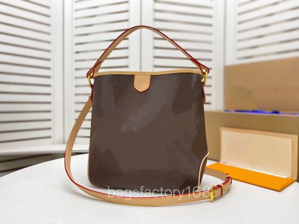 quality 1:1 luxury design classic letter-printed shopping bag with canvas interior texture paired all steel hardware exquisite shoulder bags
quality 1:1 luxury design classic letter-printed shopping bag with canvas interior texture paired all steel hardware exquisite shoulder bags