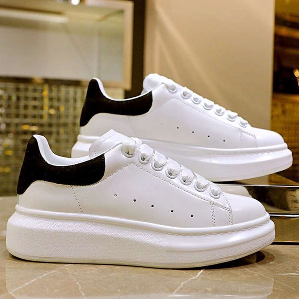 2021 platform shoes black white velvet reflective leather men women sneaker fashion rainbow multi color laser snakeskin casual chaussures
2021 platform shoes black white velvet reflective leather men women sneaker fashion rainbow multi color laser snakeskin casual chaussures