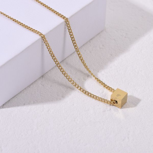 design jewelry transit small square pendant necklace 2021 new type careful machine short clavicle chain square necklace, Silver
design jewelry transit small square pendant necklace 2021 new type careful machine short clavicle chain square necklace, Silver