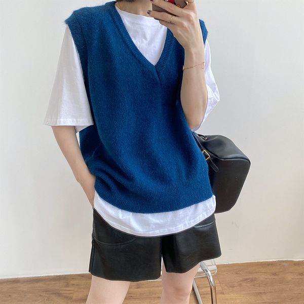 autumn oversized pullover sweater women's knitted v-neck solid color outer vest waistcoat female all match for fashion 210520, White;black
autumn oversized pullover sweater women's knitted v-neck solid color outer vest waistcoat female all match for fashion 210520, White;black