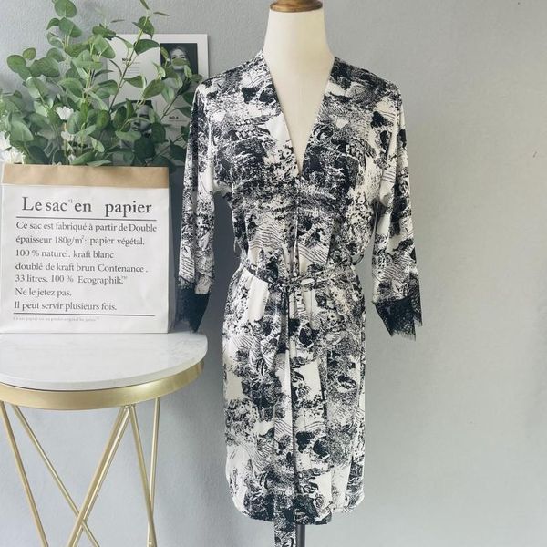 women's sleepwear black print women robe summer satin bathrobe gown lace patchwork female silky kimono casual loungewear, Black;red
women's sleepwear black print women robe summer satin bathrobe gown lace patchwork female silky kimono casual loungewear, Black;red