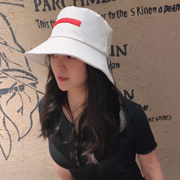 2021 autumn spring fisherman hats sun caps 20ss bucket hat for girls fashion classic designer women nylon 2 colors, Blue;gray
2021 autumn spring fisherman hats sun caps 20ss bucket hat for girls fashion classic designer women nylon 2 colors, Blue;gray