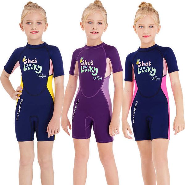 2.5mm short sleeve swimsuit women's middle and big children's thickened warm sunscreen surfing diving suit, White;black
2.5mm short sleeve swimsuit women's middle and big children's thickened warm sunscreen surfing diving suit, White;black