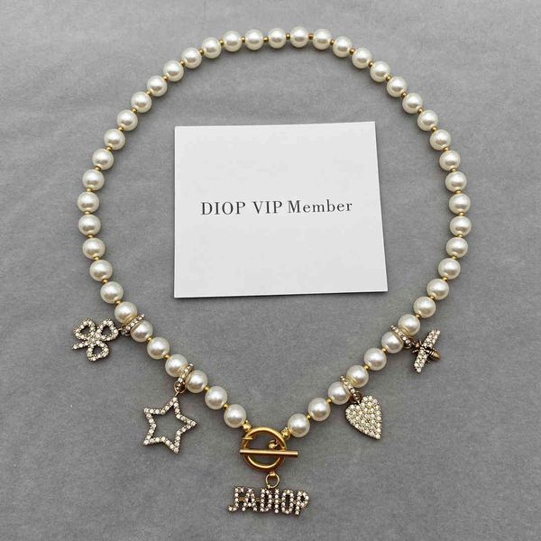 2021 new designer star pearl t-button necklace female d-family letter love choker collar, Silver
2021 new designer star pearl t-button necklace female d-family letter love choker collar, Silver