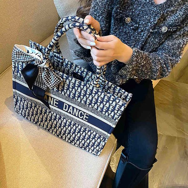 official website dioffeitot bag new female star same fashion princess montaigne saddle embroidery shopping bag, Silver
official website dioffeitot bag new female star same fashion princess montaigne saddle embroidery shopping bag, Silver