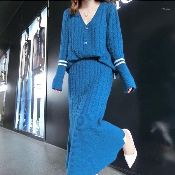 sweater women winter warm knitted pullover 2021 loose contrasting colors long sleeve round neck sweaters for women's, White;black
sweater women winter warm knitted pullover 2021 loose contrasting colors long sleeve round neck sweaters for women's, White;black