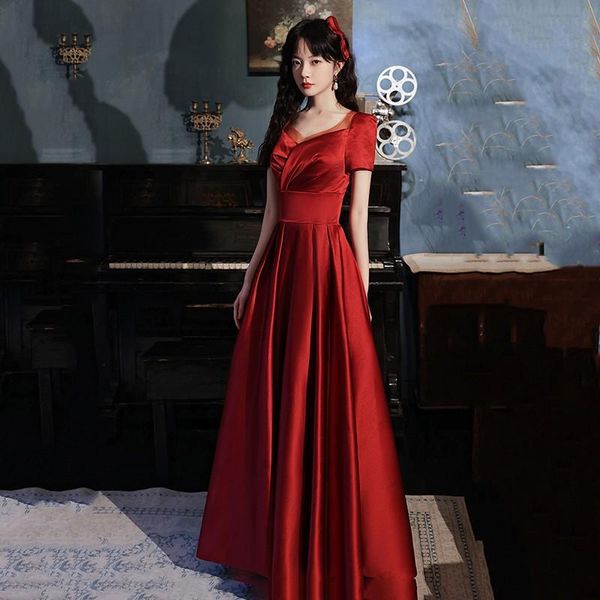 ethnic clothing v-neck qipao folds pleated bridal wedding party dress gown backless charming cheongsam long elegant bandage robe de soi, Red
ethnic clothing v-neck qipao folds pleated bridal wedding party dress gown backless charming cheongsam long elegant bandage robe de soi, Red
