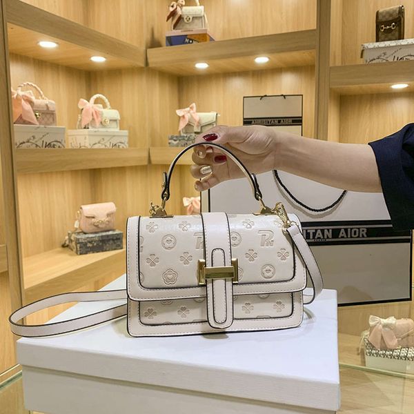 feini beishi summer bag portable small square 2021 fashion women's korean version one shoulder crossbar
feini beishi summer bag portable small square 2021 fashion women's korean version one shoulder crossbar