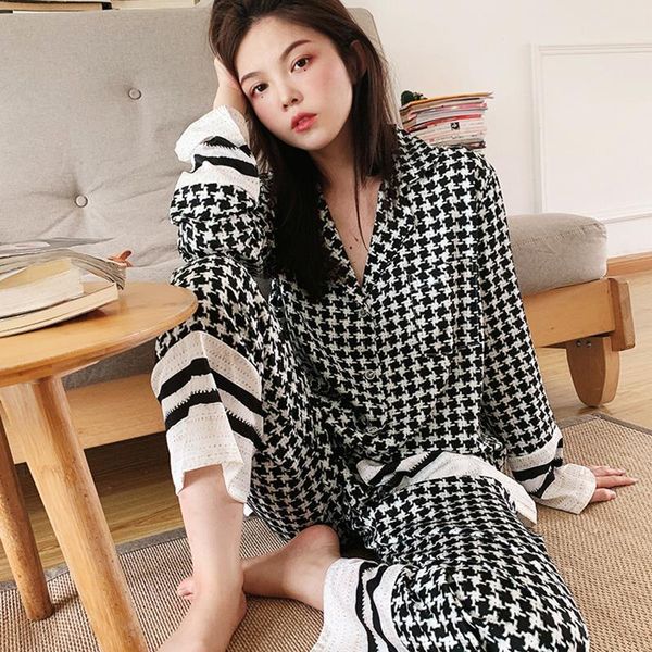 plaid silk pajamas two pieces womens sleepwears pijama feminino turn down collar satin sleepwear home suit woman pyjamas wear quality, Black;red
plaid silk pajamas two pieces womens sleepwears pijama feminino turn down collar satin sleepwear home suit woman pyjamas wear quality, Black;red