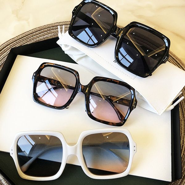 Vintage Oversize Square Women's sunglasses Luxury brand 2021 Large frame Sunglasses Black fashion Gradients Women's glasses Glasse, White;black
Vintage Oversize Square Women's sunglasses Luxury brand 2021 Large frame Sunglasses Black fashion Gradients Women's glasses Glasse, White;black
