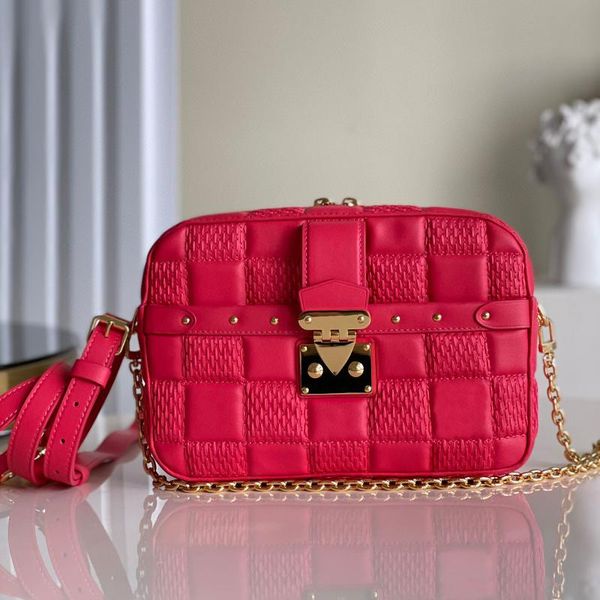 evening bags 2021 red leather lingge women's hand messenger bag, shoulder strap design, luxury style, zipper opening
evening bags 2021 red leather lingge women's hand messenger bag, shoulder strap design, luxury style, zipper opening