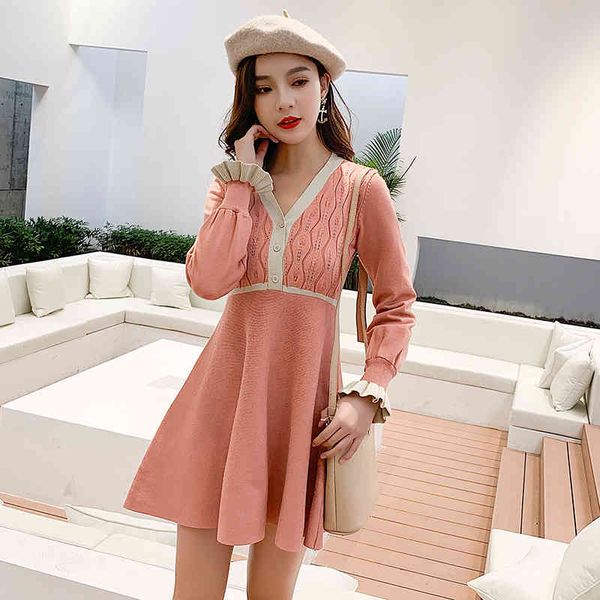 spring autumn women sweet short female v-neck long flare sleeve slim button high waist knitted sweater dress 210416, Black;gray
spring autumn women sweet short female v-neck long flare sleeve slim button high waist knitted sweater dress 210416, Black;gray