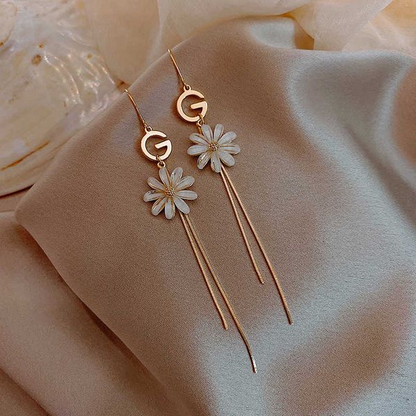 fashion letter g daisy tassel ear hook flower gold earrings designer east gate simple temperament long earrings, Silver
fashion letter g daisy tassel ear hook flower gold earrings designer east gate simple temperament long earrings, Silver