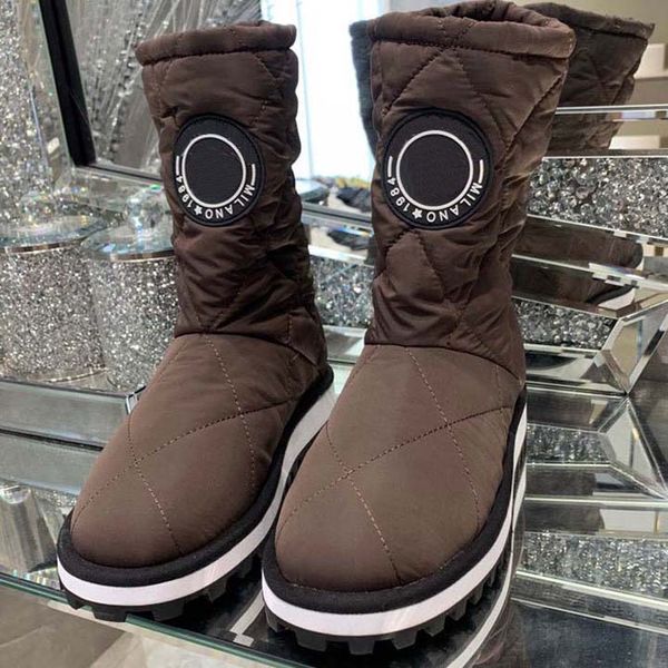 women designer boots booties the comfort boot warm winter comes in water-repellent nylon with down filling and can be worn outdoors as well, Black
women designer boots booties the comfort boot warm winter comes in water-repellent nylon with down filling and can be worn outdoors as well, Black