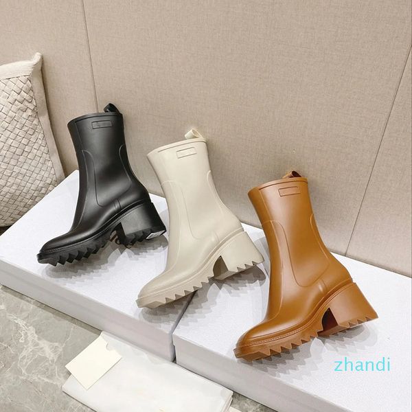 solid color exterior wear thin thick with zipper waterproof rain boots flat head tube boots slide increase martin boots female, Black
solid color exterior wear thin thick with zipper waterproof rain boots flat head tube boots slide increase martin boots female, Black