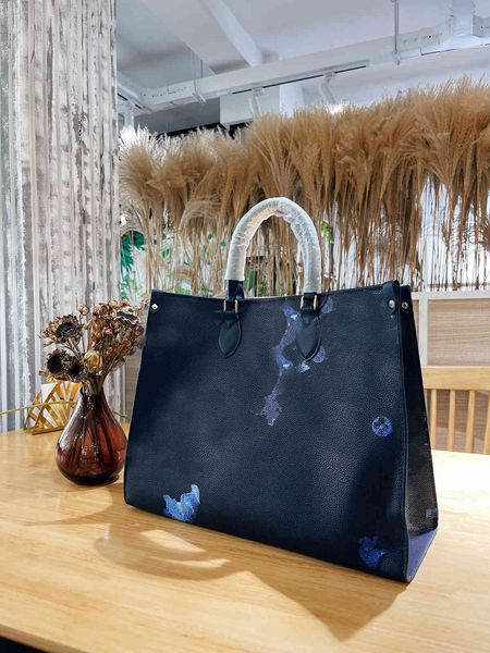 handbag branded crossbody mini luxurys bags designer tote bag shoulder_bag luxury high-capacity onthego embossing design couture color bump
handbag branded crossbody mini luxurys bags designer tote bag shoulder_bag luxury high-capacity onthego embossing design couture color bump