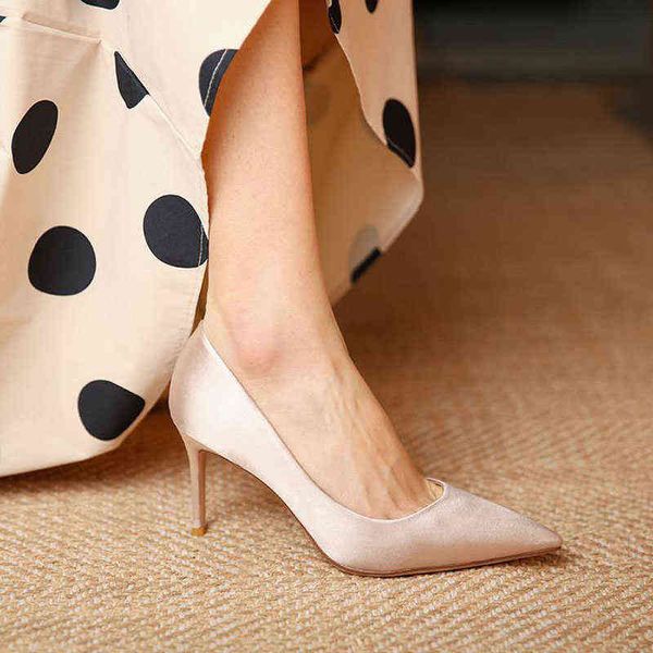 dress shoes 6cm fashion new thin high heels shiny satin pointed toe shallow mouth plus size wedding for women 220303, Black
dress shoes 6cm fashion new thin high heels shiny satin pointed toe shallow mouth plus size wedding for women 220303, Black